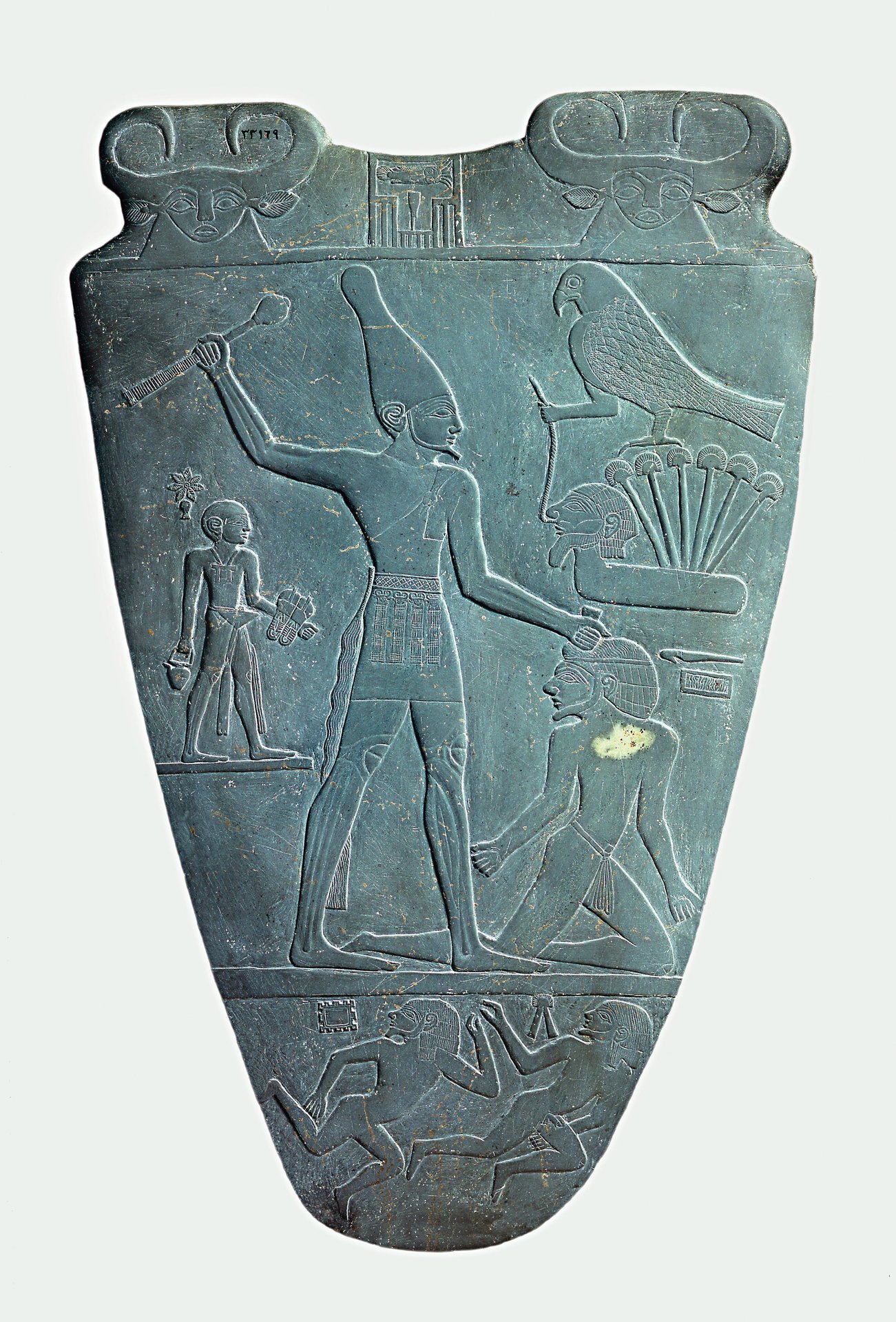 Narmer_Palette_smiting_side.jpg