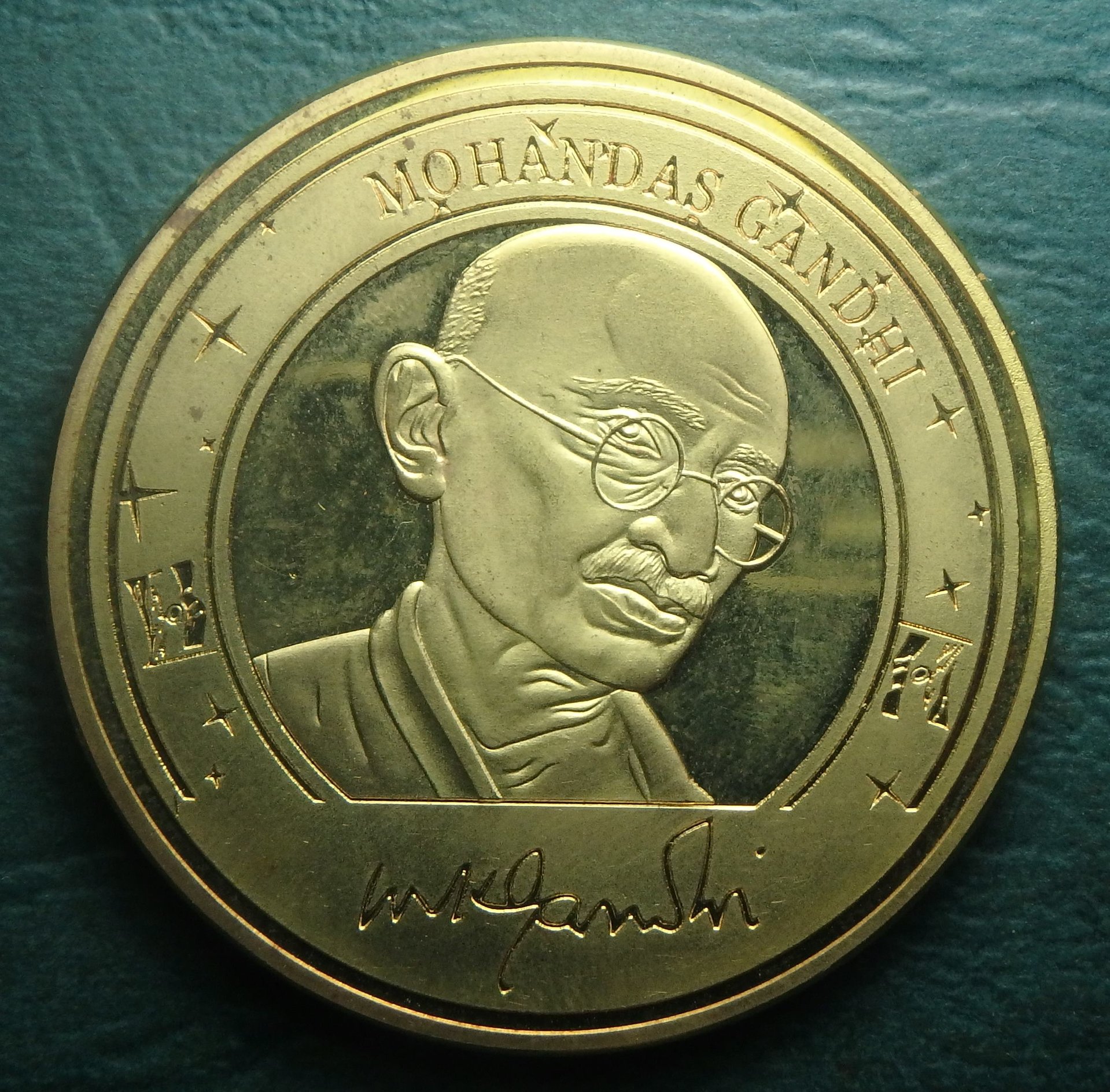 ND Gandhi Medal obv.JPG