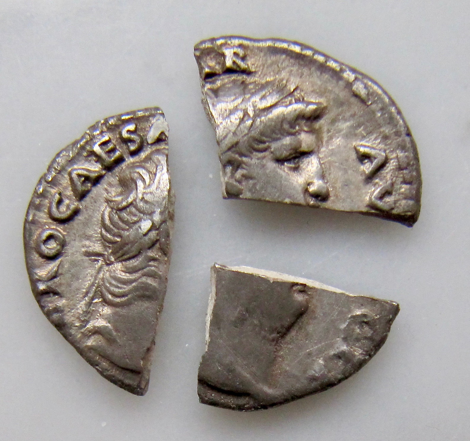 Nero Denarius - broken obv2 N - 1.jpg