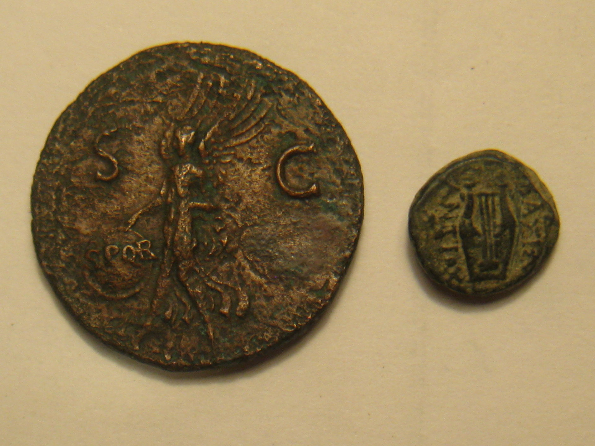 Nero SPQR   Antiocus ll lyre apollo 002.JPG