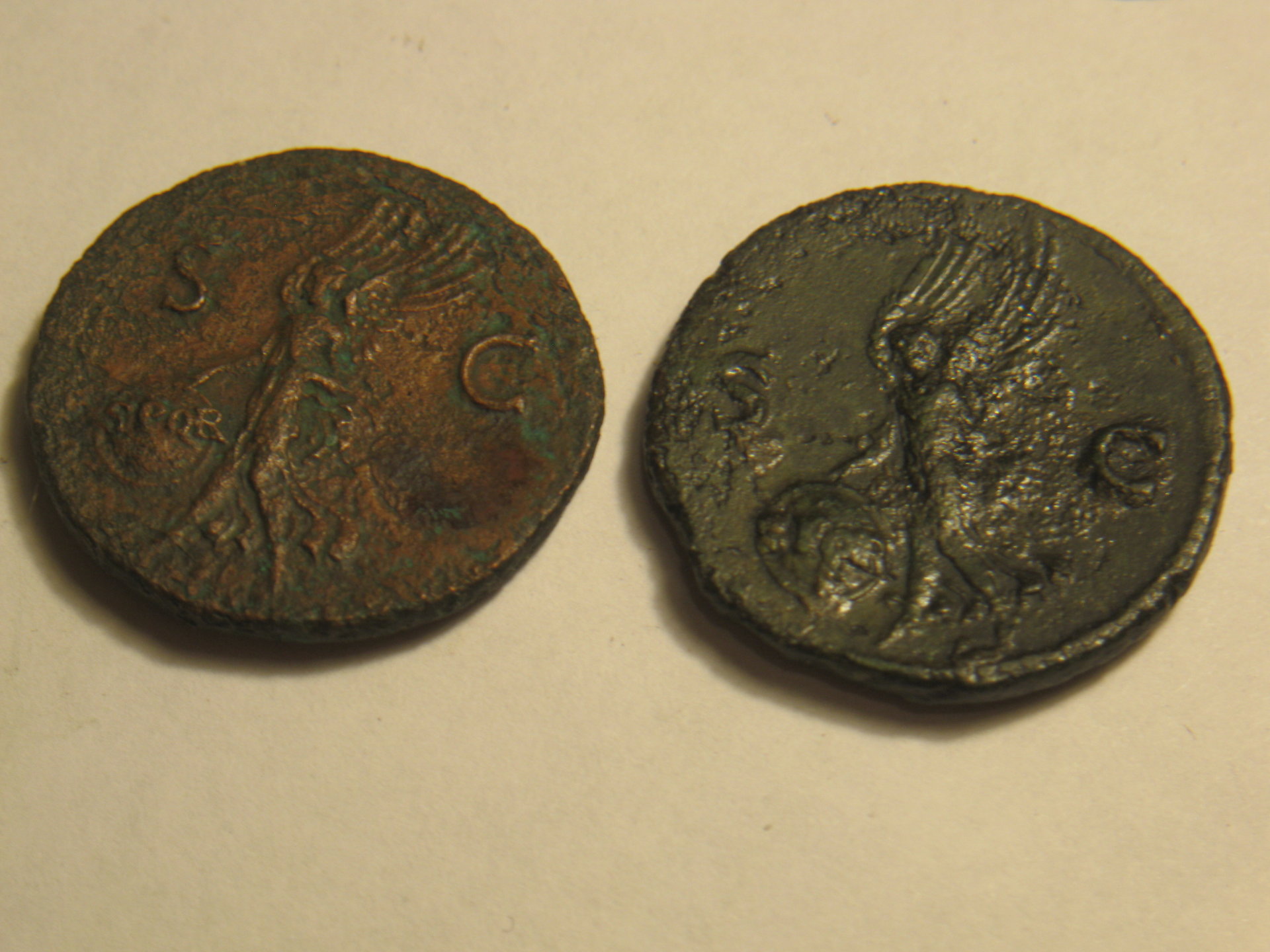 Nero SPQR shield flying Victory As's 002.JPG