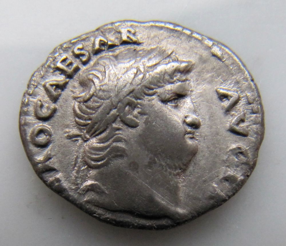 Nero Standarte Obv - 1_opt.jpg