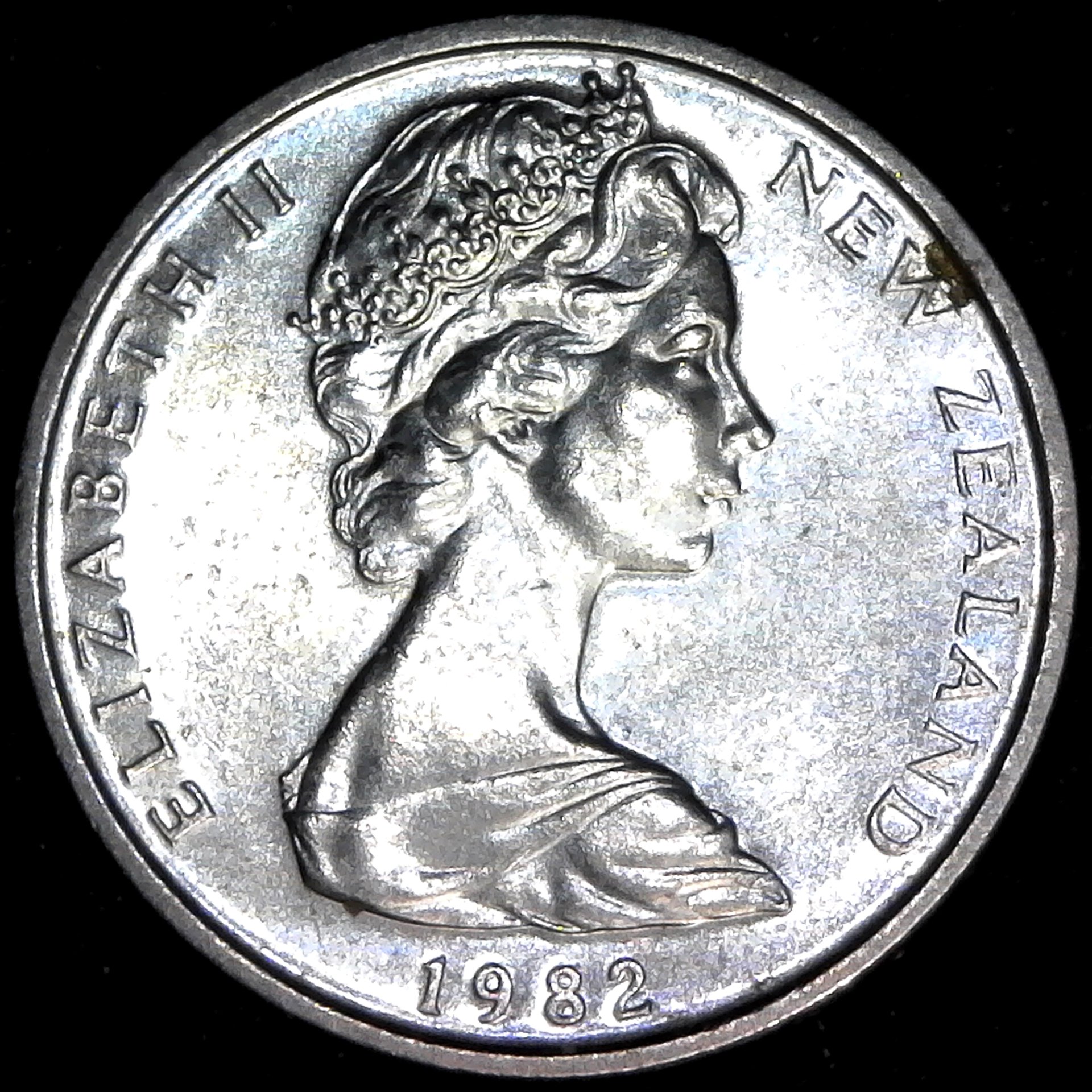 New Zealand 5 Cents 1982 obverse.jpg