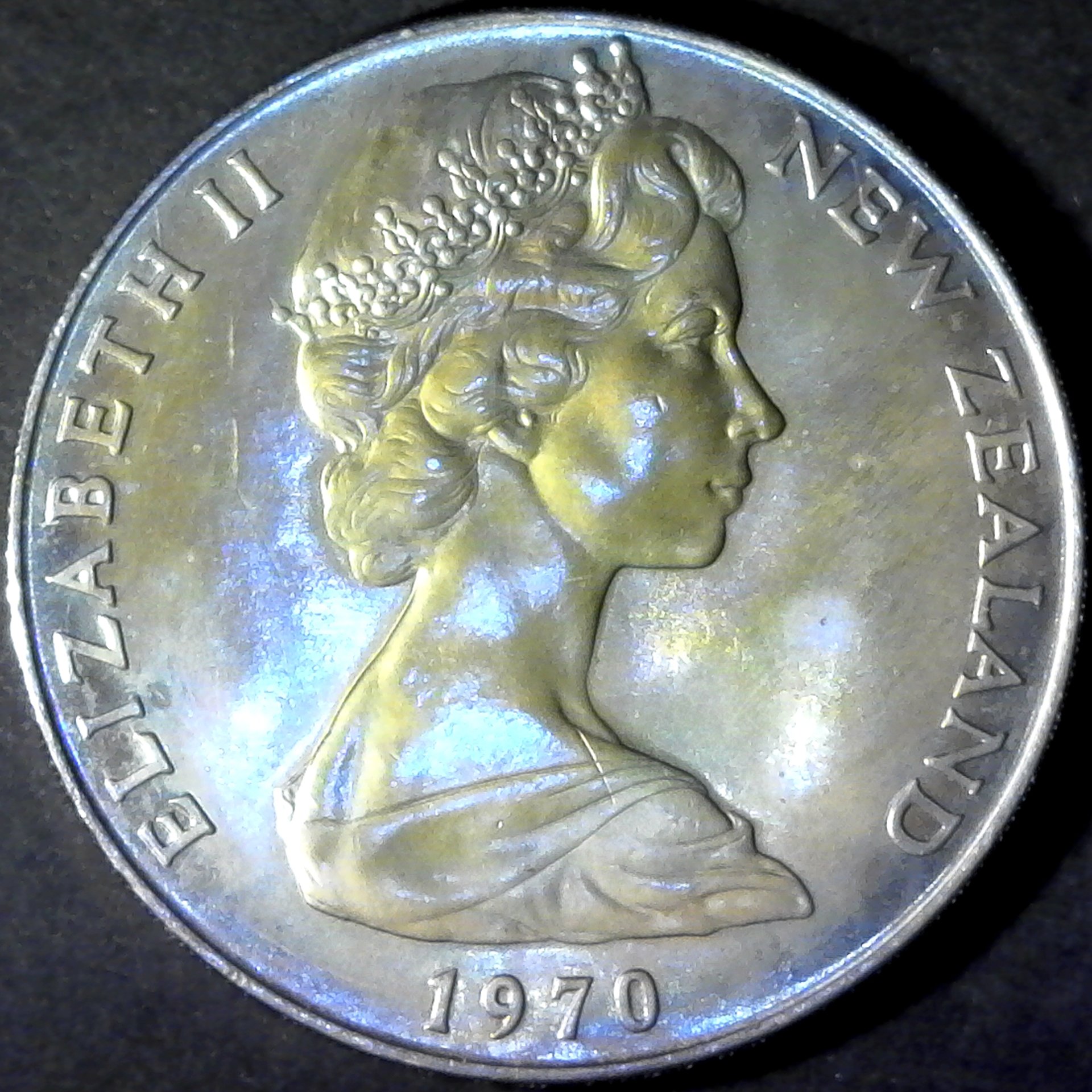 New Zealand One Dollar 1970 obv.jpg