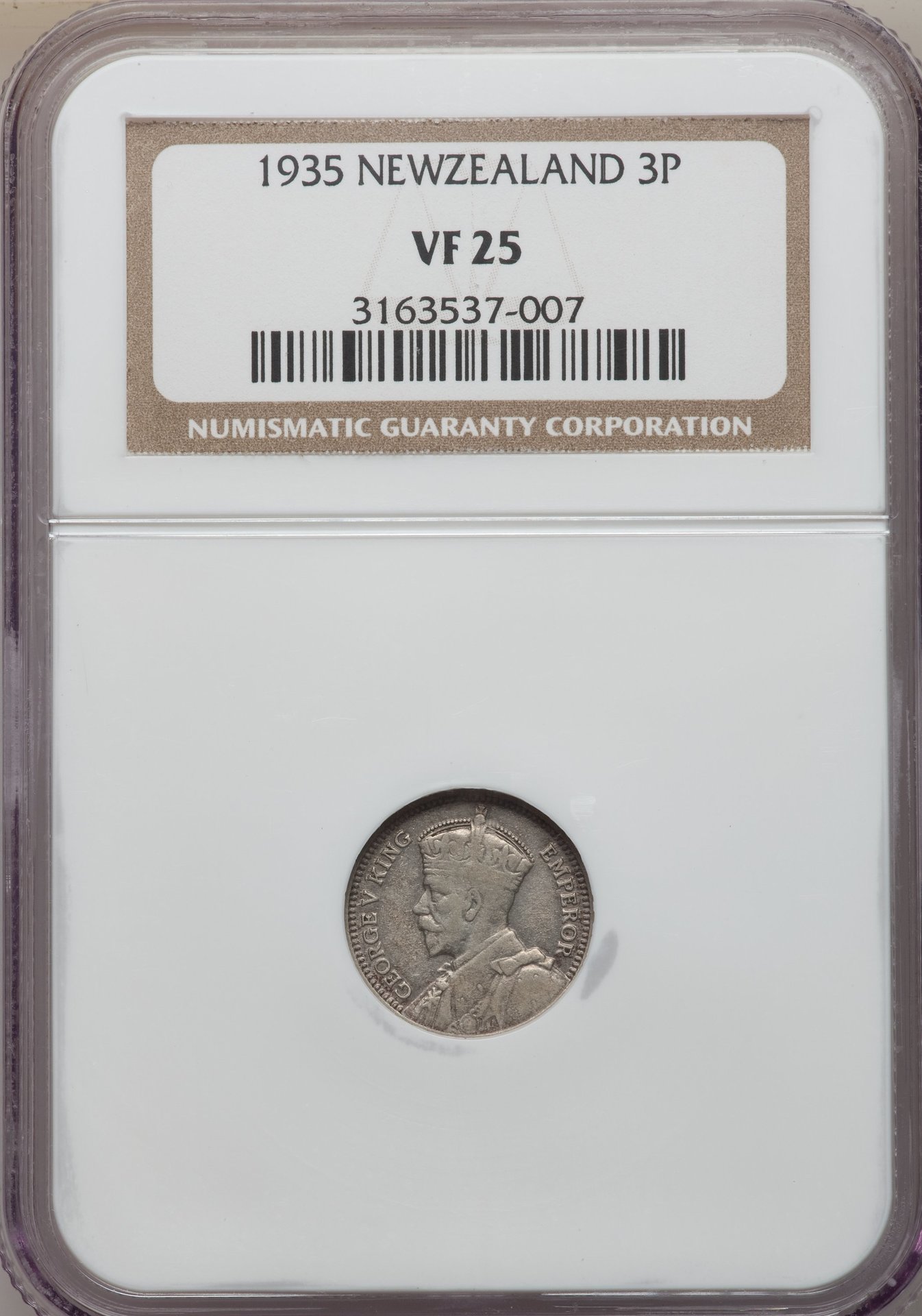 NZ 1935 3 P Obv.jpg