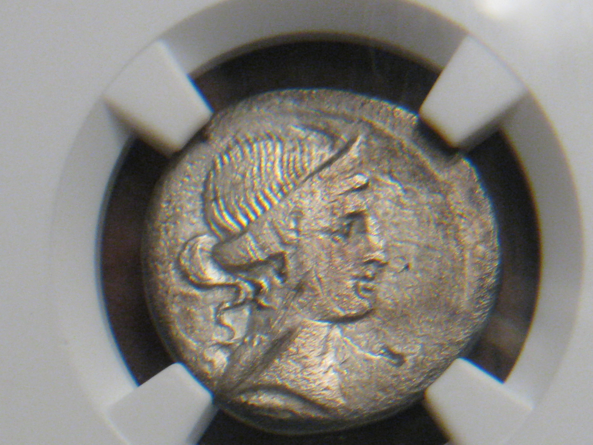 octavian(augustus) denarius 001.JPG