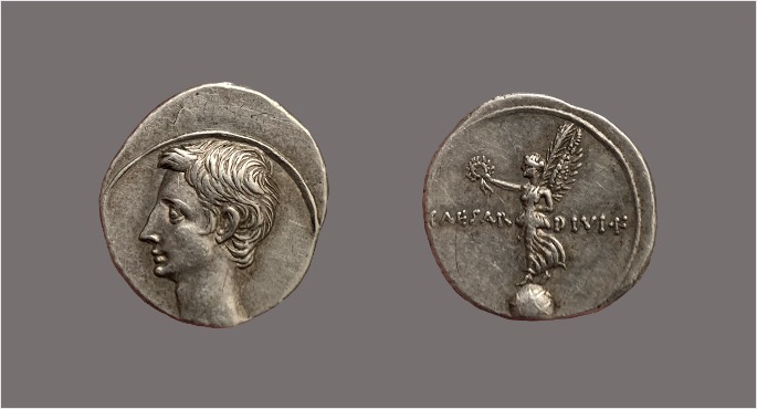 Octavian denarius victory.jpg