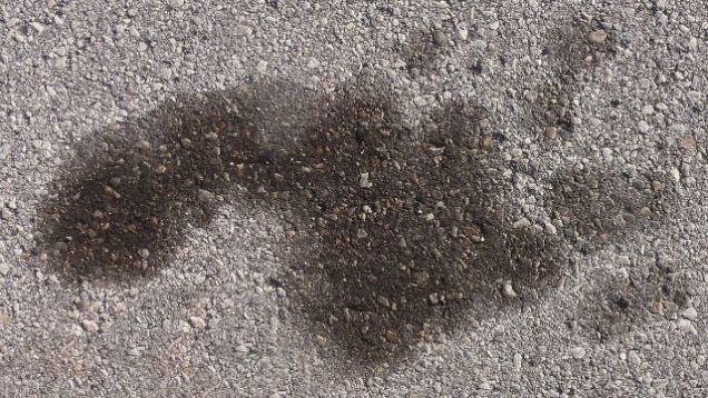 oil-stain-lifehacker-com.jpg