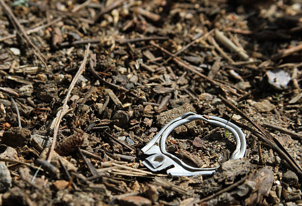old-pop-top-on-ground.jpg