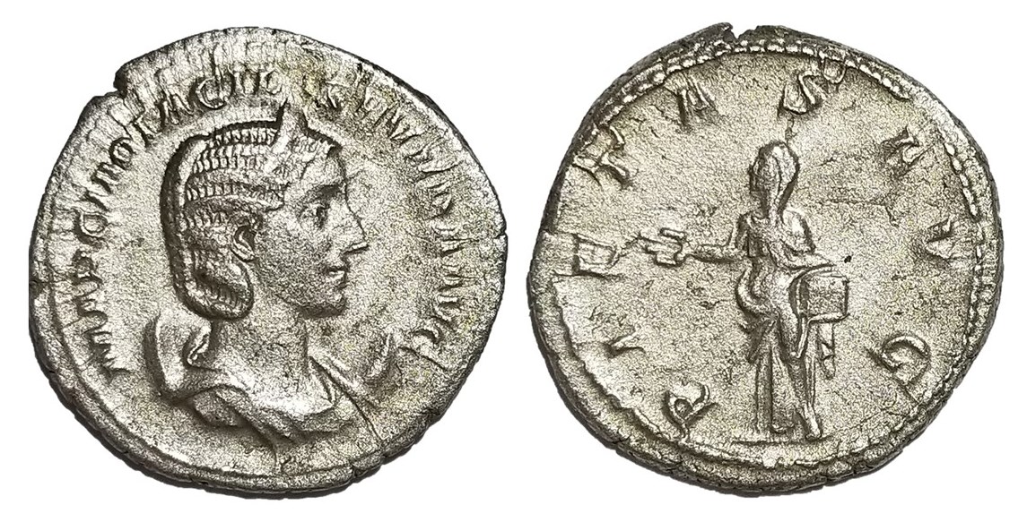 Otacilia Severa PIETAS AVG standing no altar.jpg