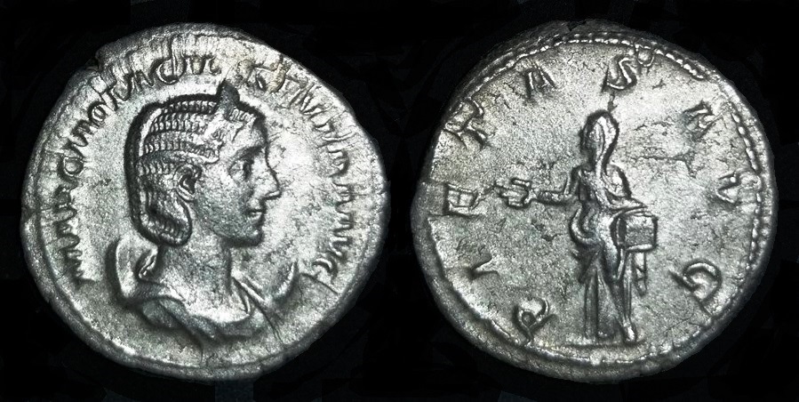 Otacilia Severa PIETAS AVG standing no altar.jpg