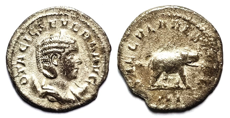 Otacilia Severa SAECVLARES AVGG Antoninianus.jpg