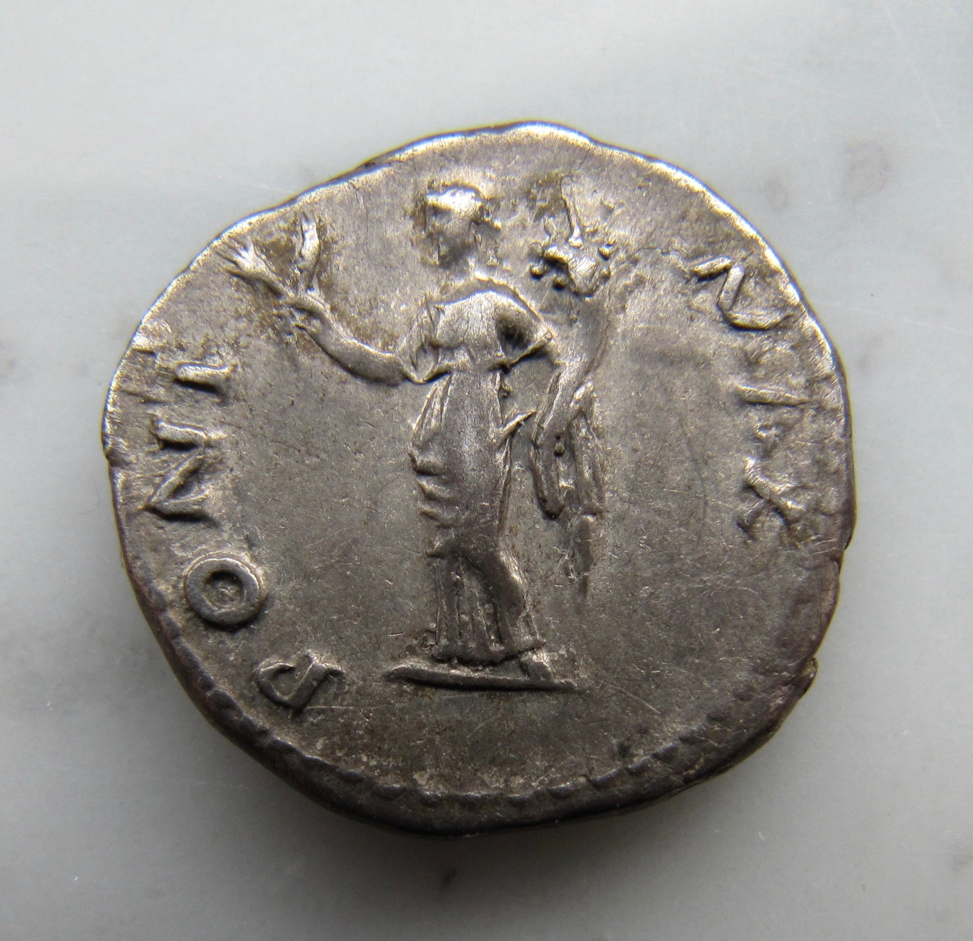 Otho Denarius-Rev - 1.jpg