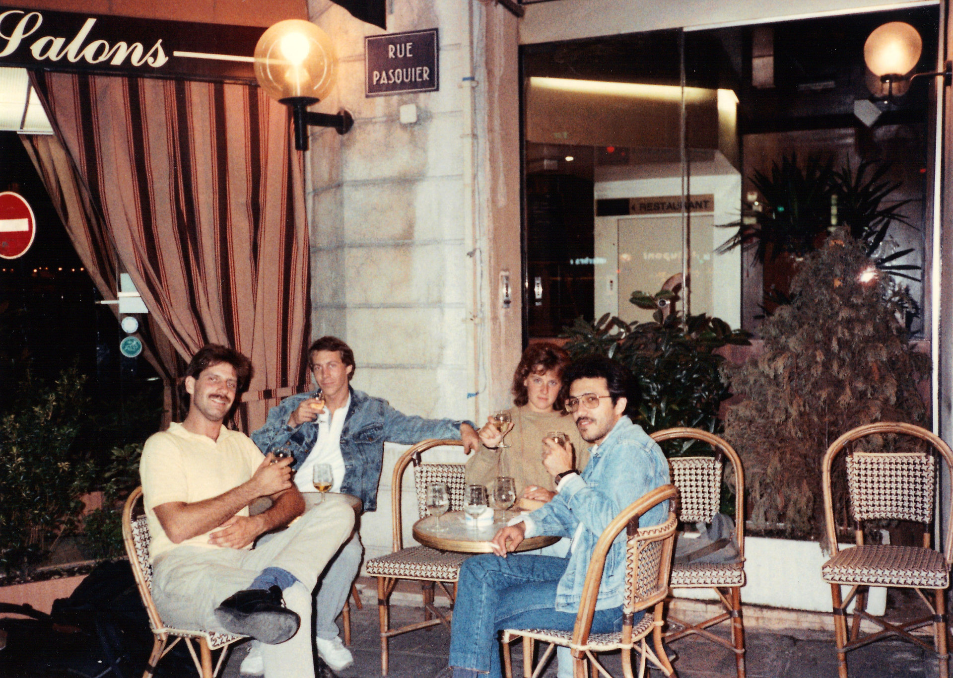 paris cafe.jpg