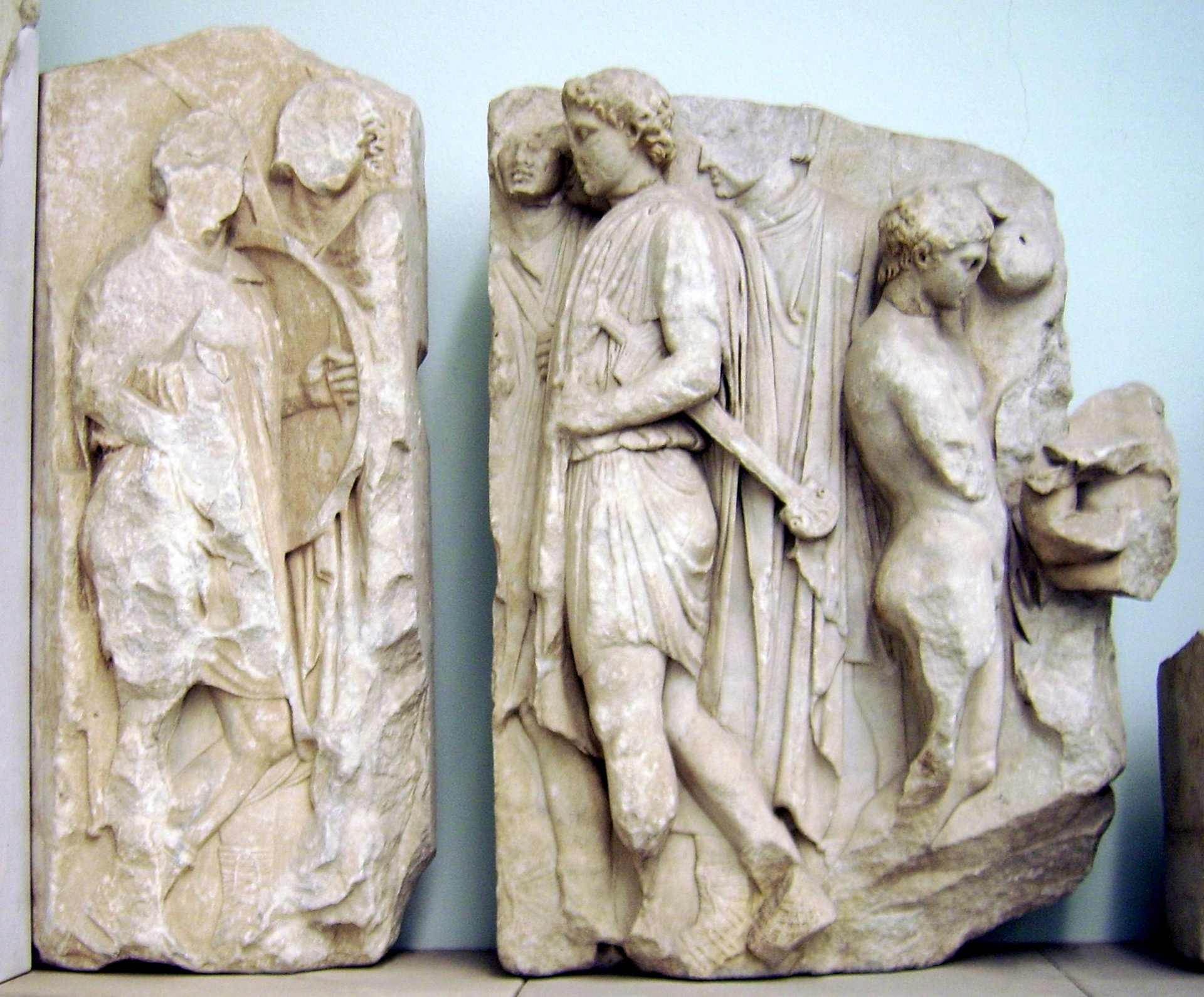 Pergamon_Altar_-_Telephus_frieze_-_panel_36+38.jpg