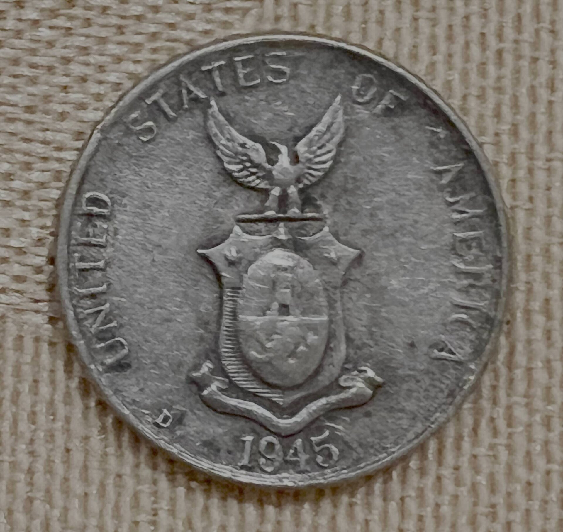 Philippines 1945 10 Centavos.jpg
