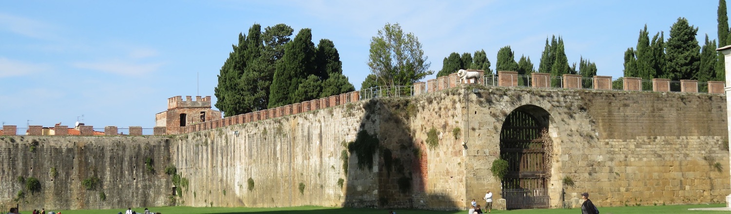 Pisa city wall.jpg