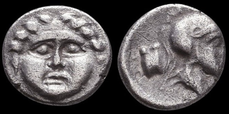PISIDIA Selge 350-300 BC obol gorgoneion-Athena astragalus.jpg