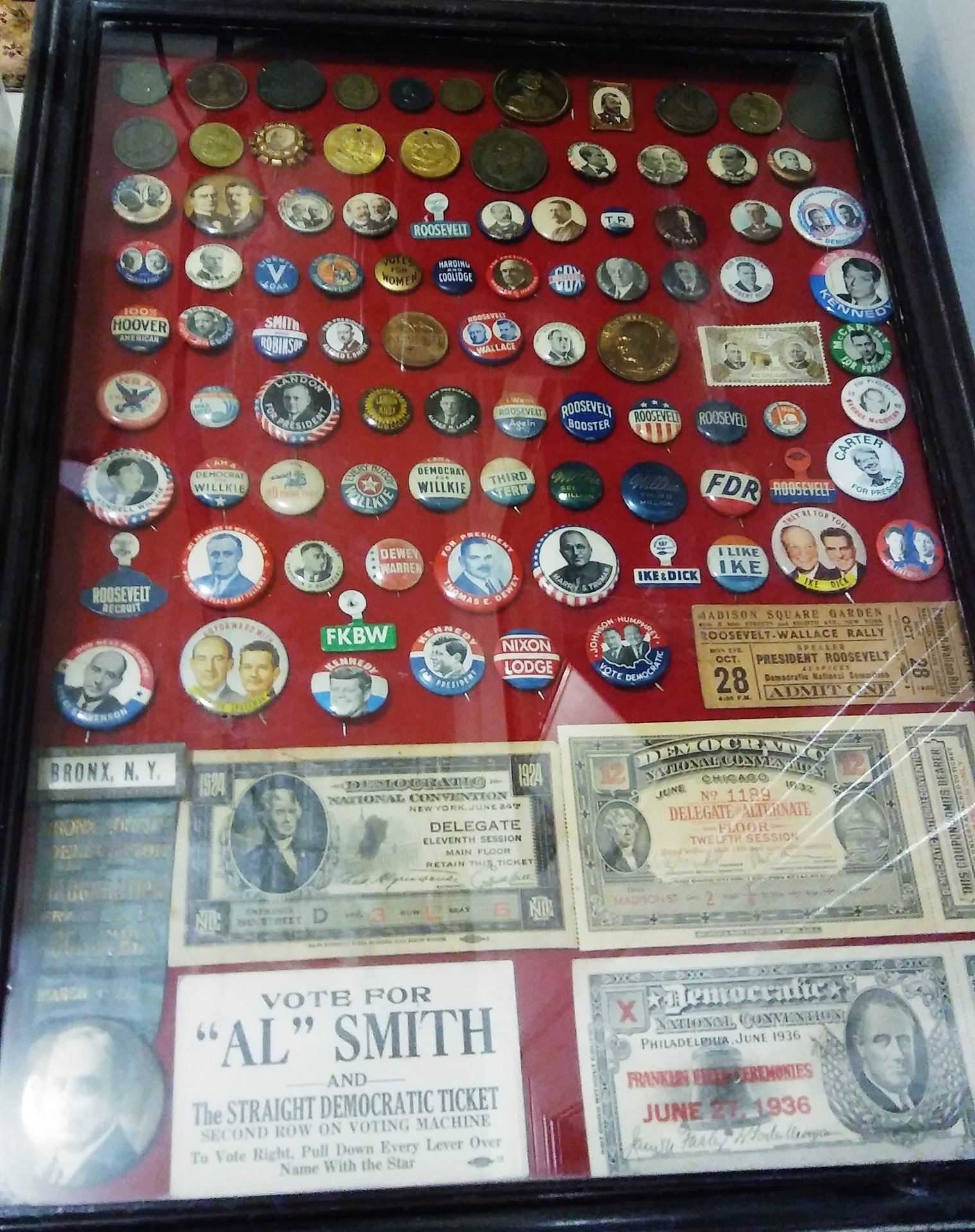 Political Medals case 1.jpg