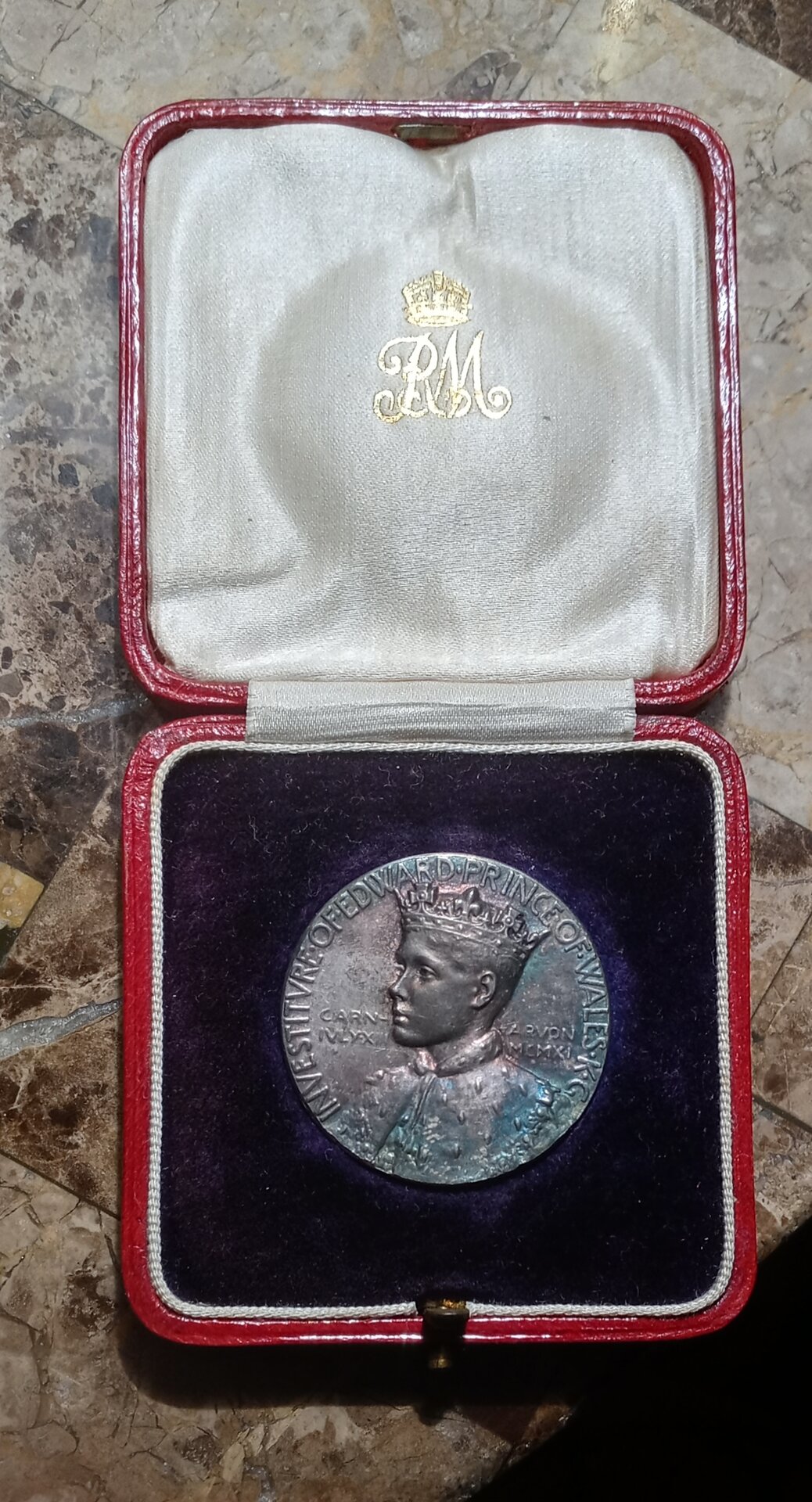 Prince of Wales Medal 1911 in open case 2 - 1838.jpg