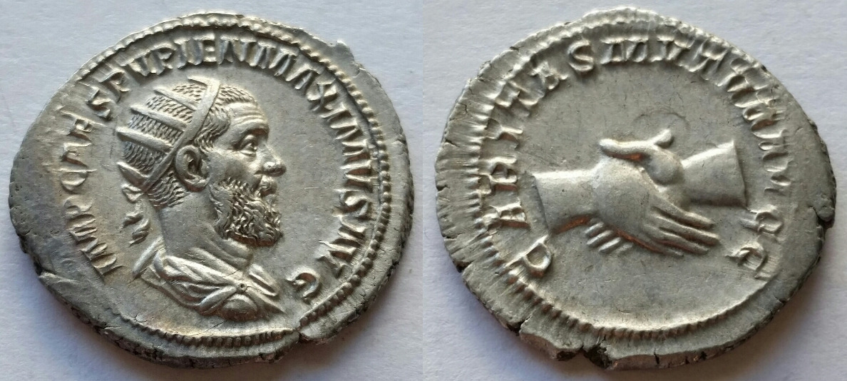 Pupienus antoninianus caritas mvtva avgg.jpg