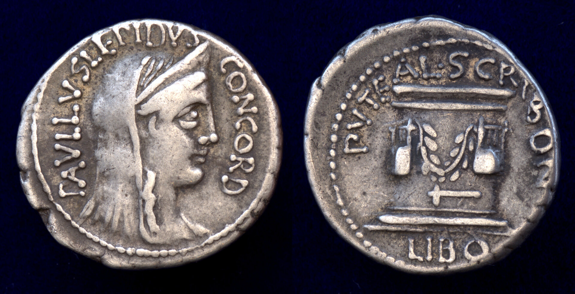 Puteal Scribonius.jpg
