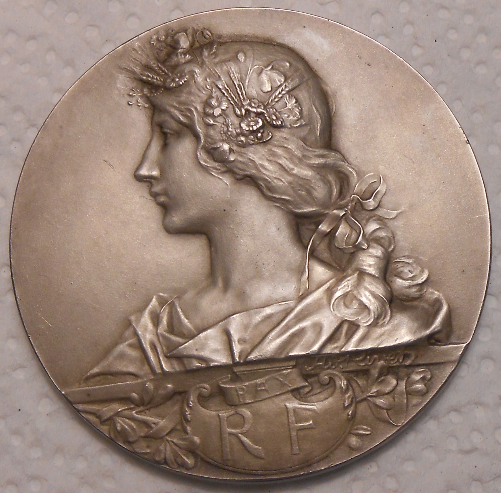 republic of francemedalobv.jpg