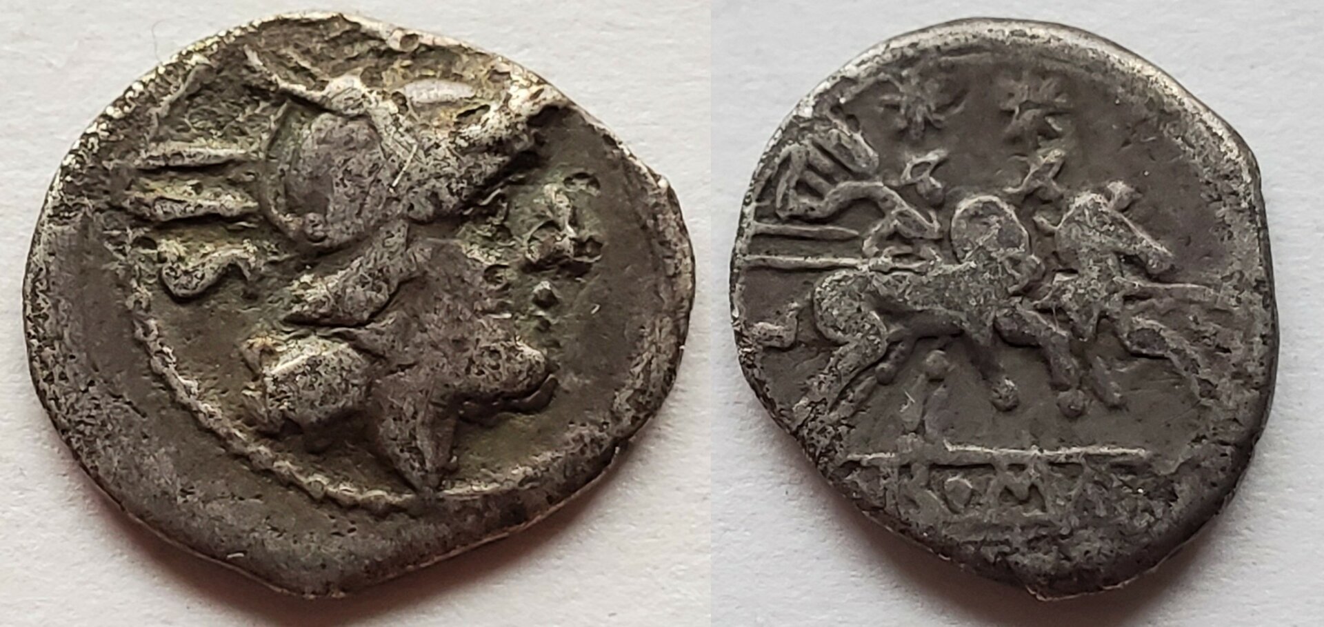 Republican anonymous AR sestertius IIS ROMA Cr 44-7.jpg