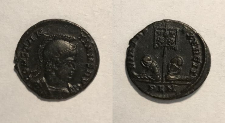 RI Constantine I AVG Follis Votive  XX seated captives 2.69g 18mm RIC VII 191 London.JPG