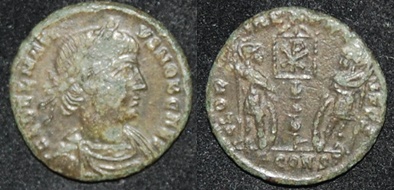 RI Delmatius 335-337 CE Quarter Folles CHI RHO banner flanked by 2 soldiers.jpg
