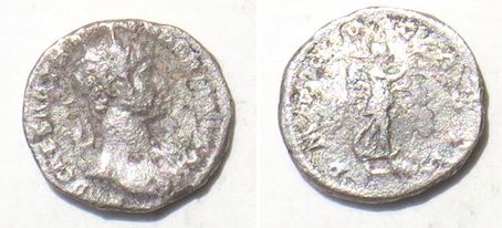 RI Hadrian 117-138 AR Quinarius Victory holding palm.jpg