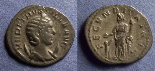RI Herennia Etruscilla 249-251 BCE Ant crescent Fecunditas cornucopiae child RSC 8 O-R.JPG