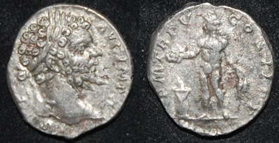 RI Septimus Severus 193-211 AR Denarius Genius Sacrificing.jpg
