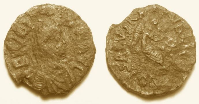 RI Verina w Leo I AE2 20mm 457-475 Victory inscribing CHI RHO - RIC X 656 R3 RARE.JPG