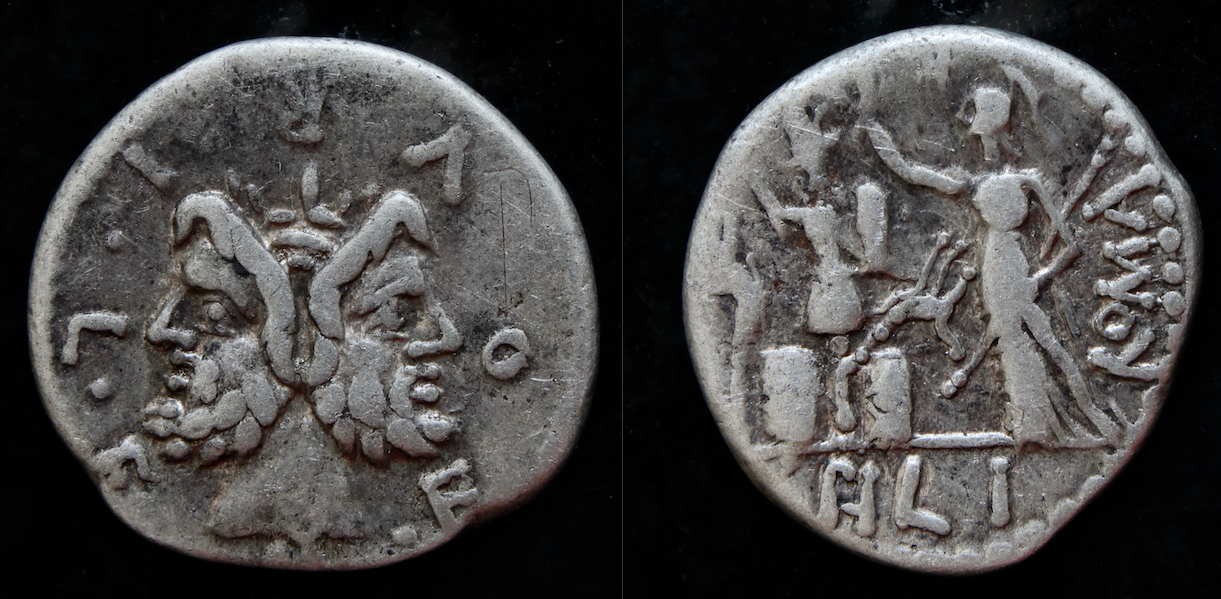 Römische Republik – Denar, Fourius, Janus:Victoria mit Trophäe und carnyx.png