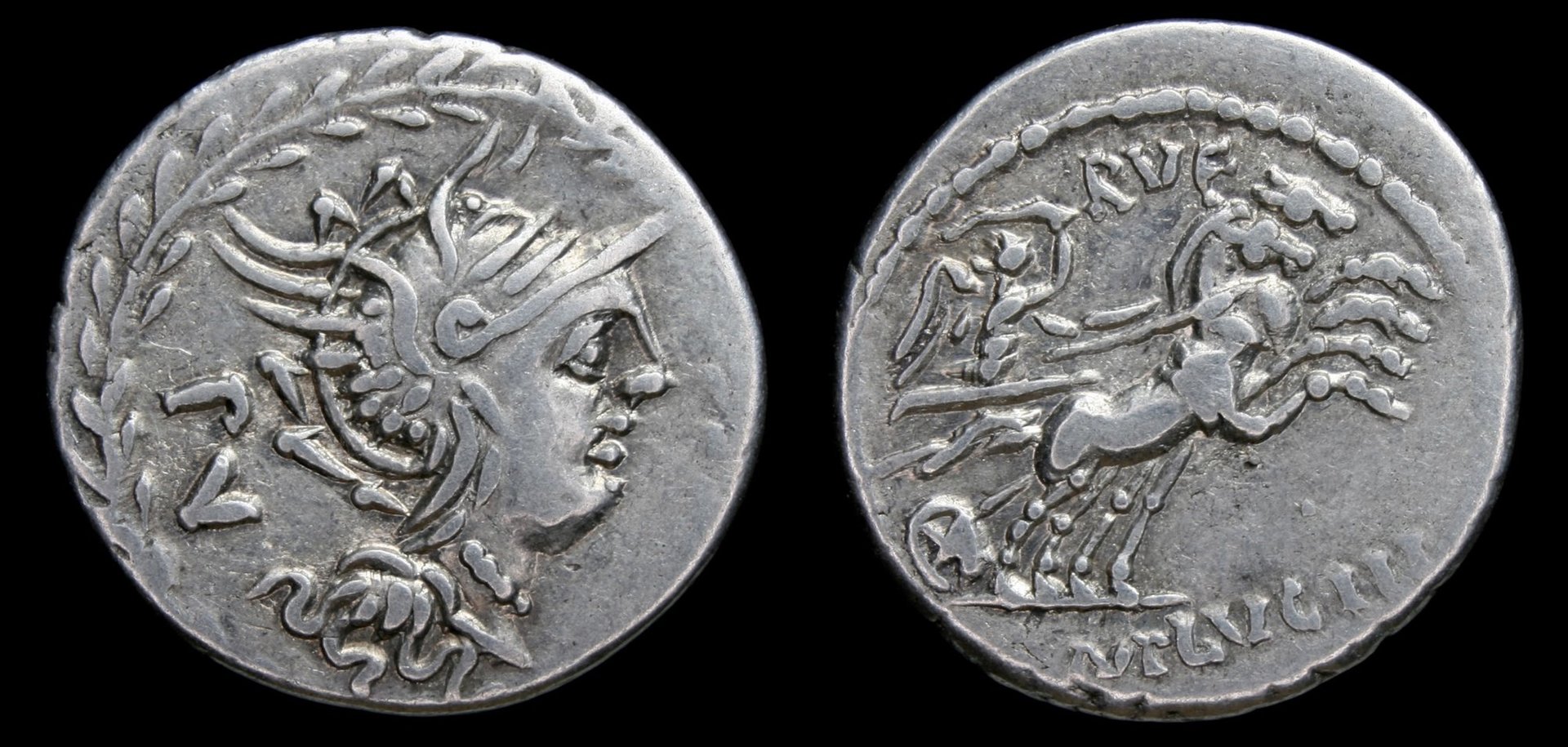 Römische Republik – RRC 324:1, Denar, M. Lucilius Rufus, Roma Victoria in Biga.jpg