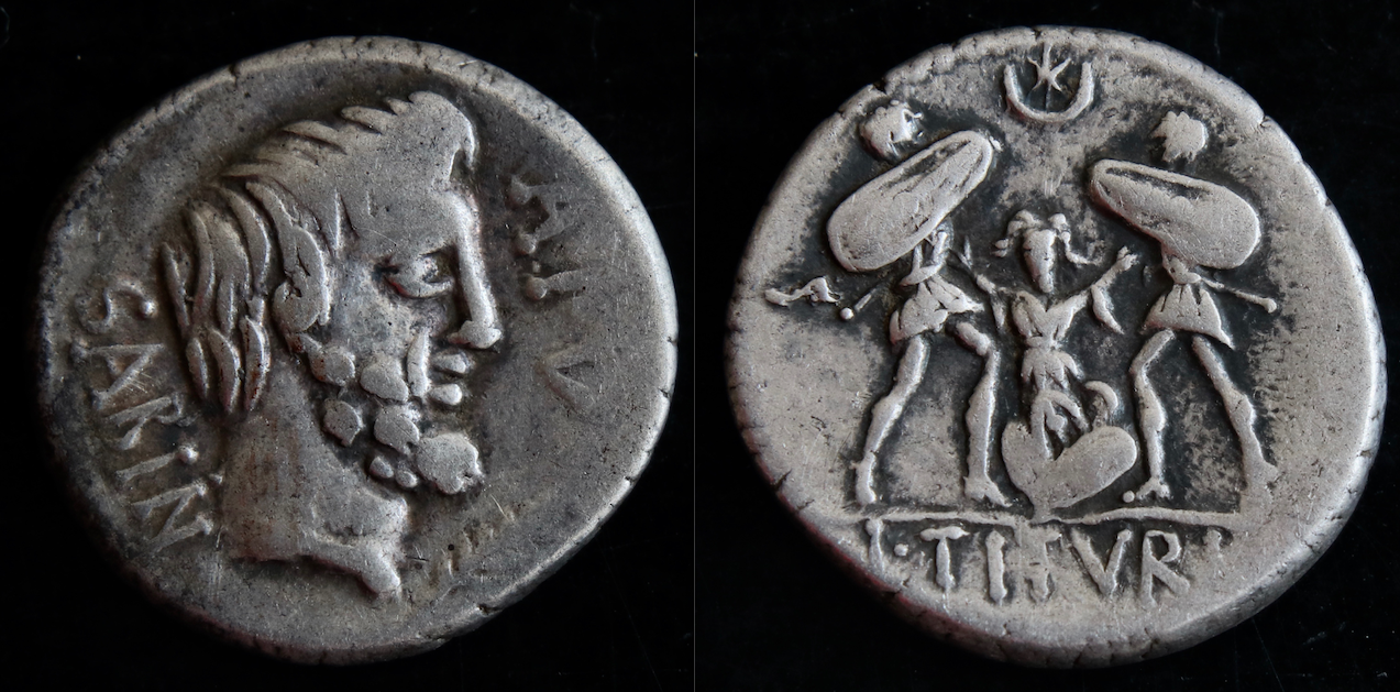 Römische Republik – RRC 344:2c, Denar, L. Titurius Sabinus, Tarpeia-Legende.png
