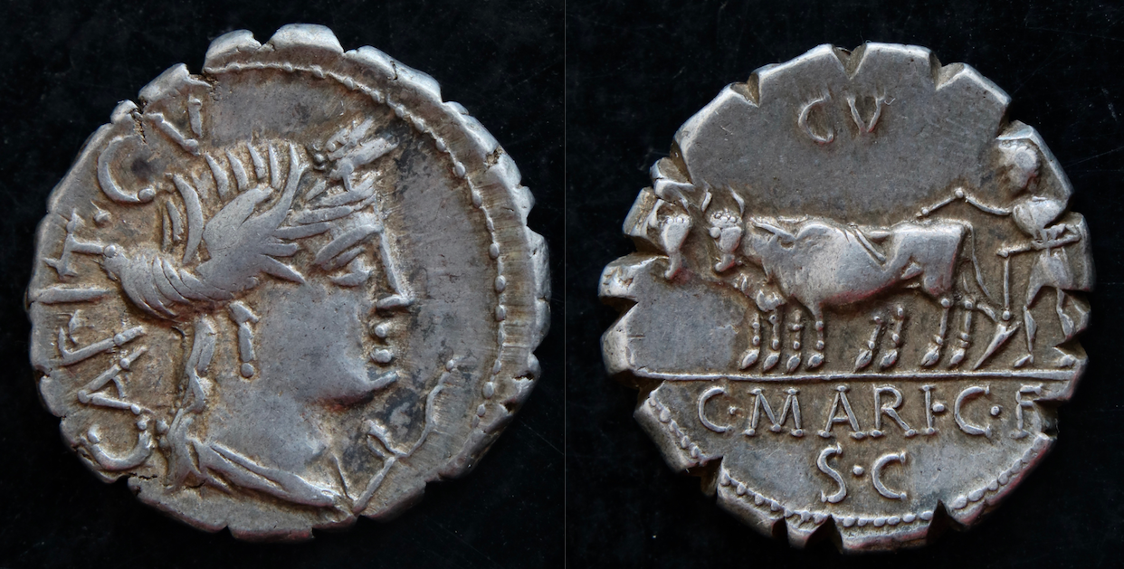 Römische Republik – RRC 378:1c, Denar, Marius Capito, Ceres, Ochsengespann.png