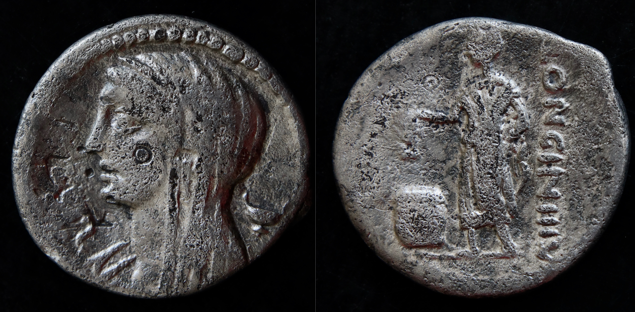 Römische Republik – RRC 413:1, Denar, Longinus, Wähler (neues Foto).png