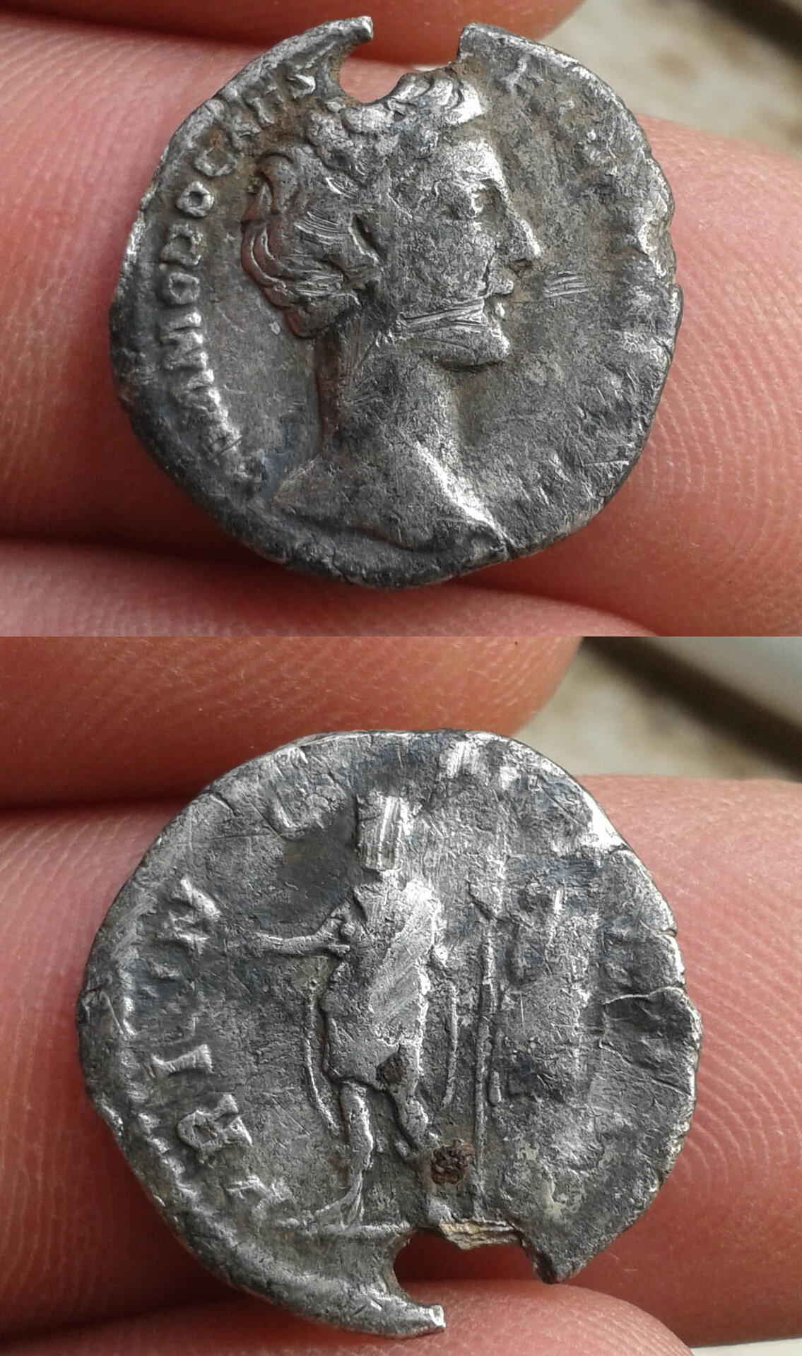 RO Commodus as Caesar AD 166-177 Struck AD 175-176 Rome.jpg
