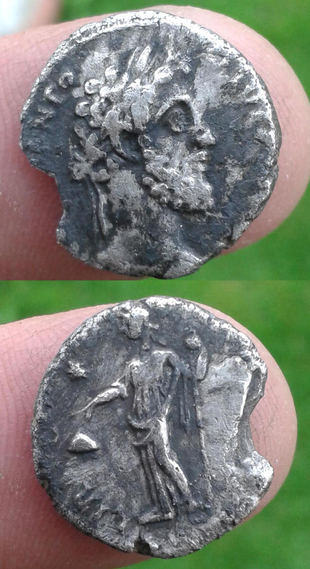 RO Commodus - Silver denarius - 192 AD - Alexandria mint.jpg