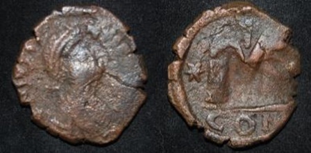 RO Justinian I 527-565 CE AE30 Folles 12.2g 40 Nummi M monogram.jpg