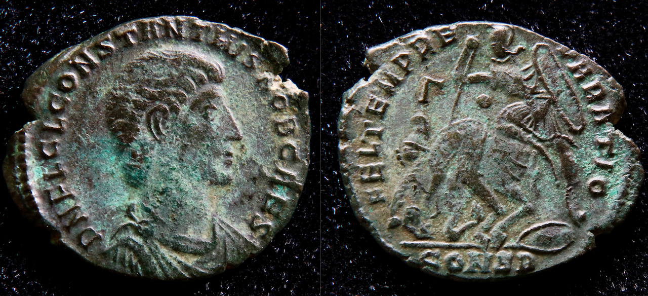 Rom – Constantius Gallus, AE2, Reitersturz, Konstantinopel.png