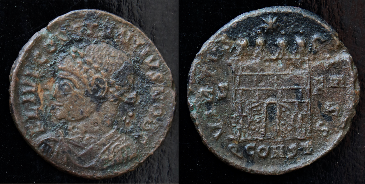 Rom – Constantius II, AE3, offenes Lagertor.png