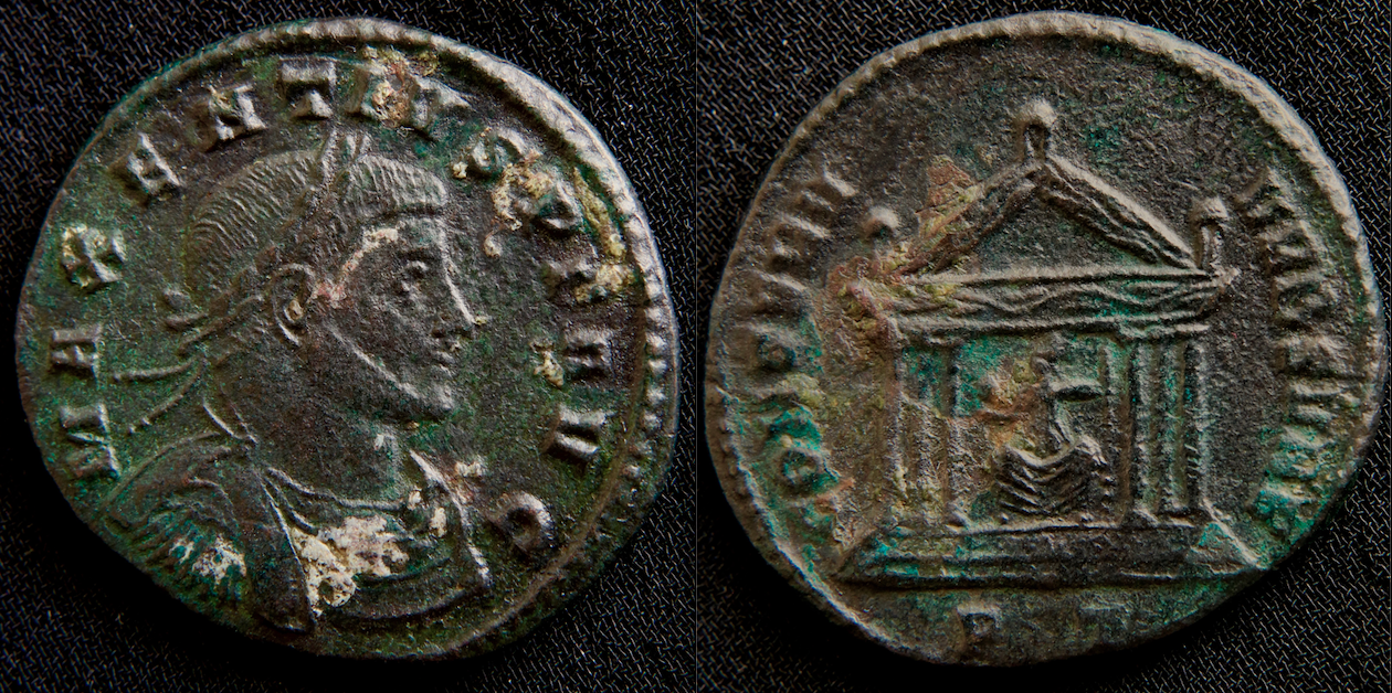 Rom – Maxentius, Follis, Tempel (klein).png