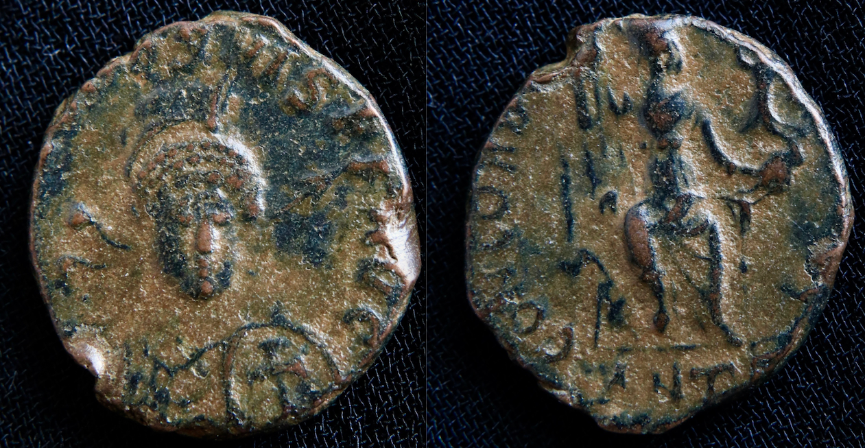 Rom – Theodosius II, AE4, Frontalporträt, Concordia, Antiochia.png