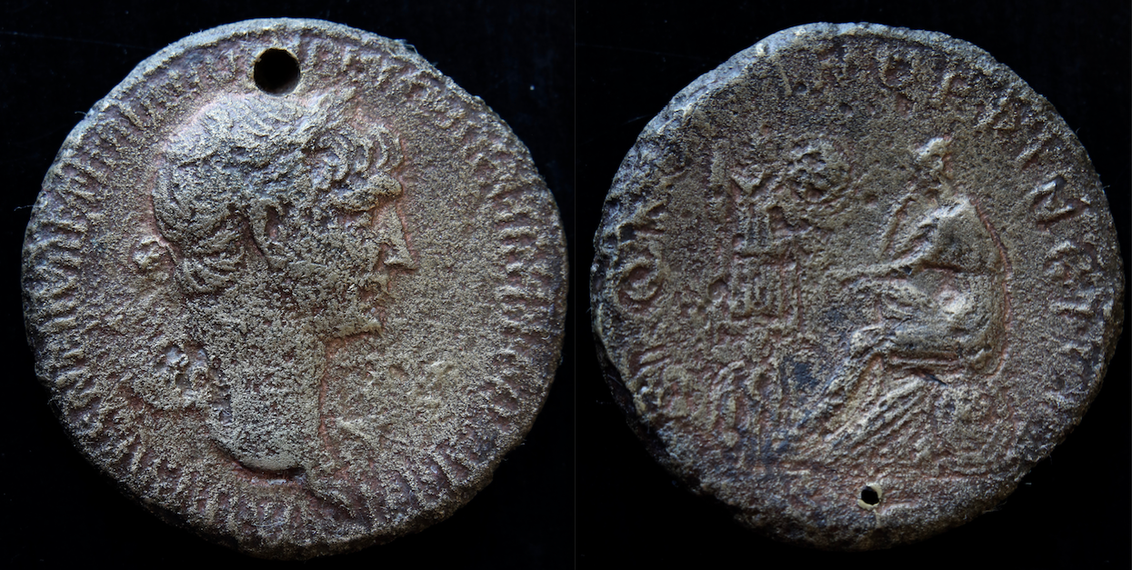 Rom – Trajan, Sesterz, Dakischer Gefangener.png