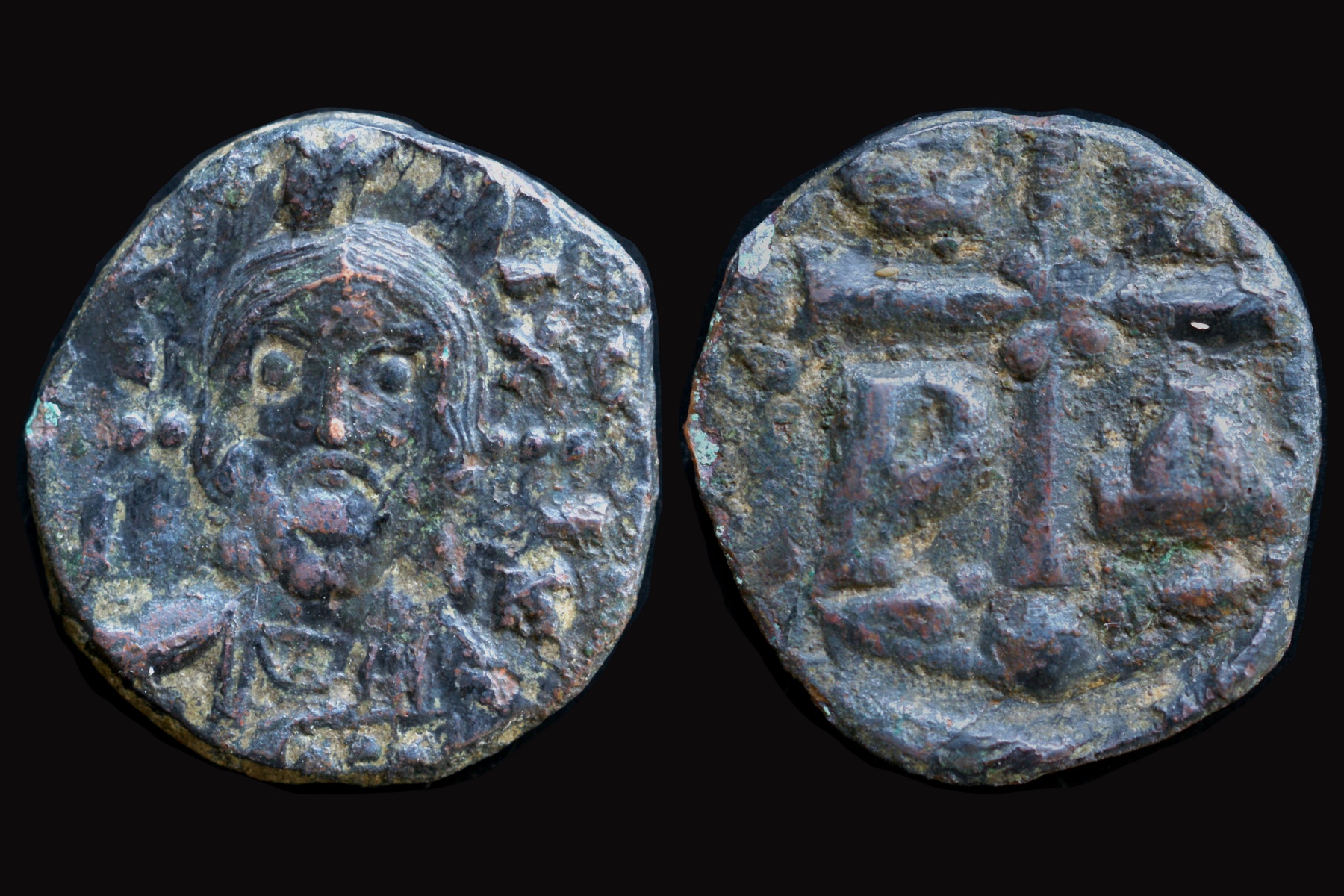 Romanus IV Half follis.jpg