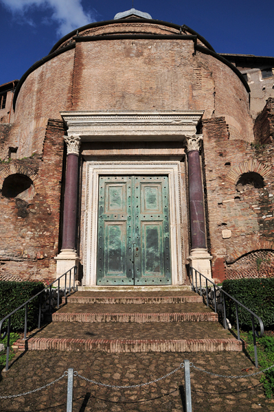 romulus temple.jpg