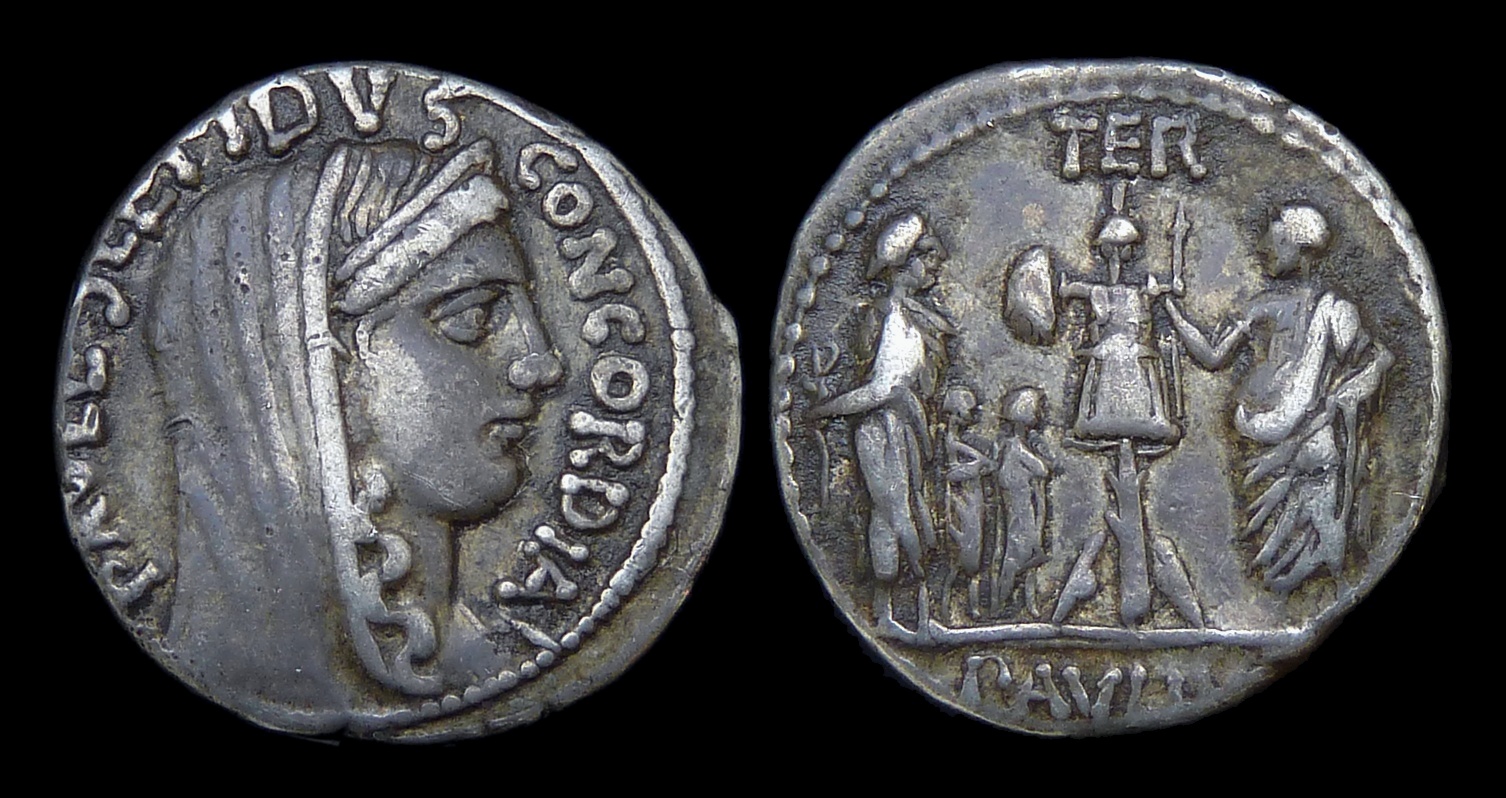 RR - L Aemilius Lepidus Paullus Perseus 3795.jpg